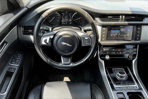 2018 Jaguar XF 25t