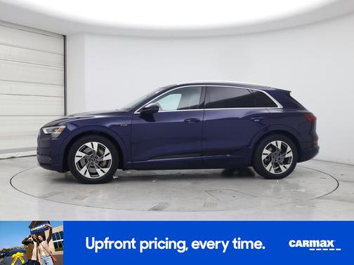 2022 Audi e-tron Premium Plus