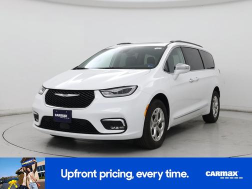 White 2022 Chrysler Pacifica Limited