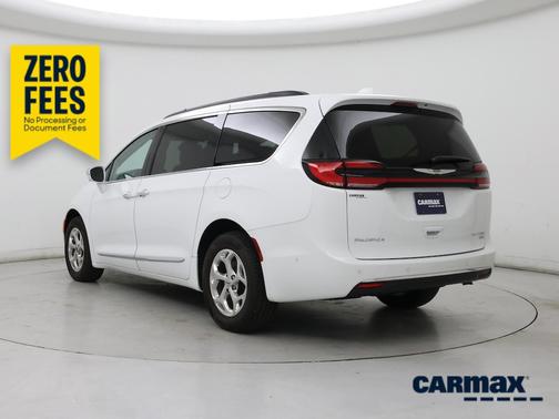 White 2022 Chrysler Pacifica Limited