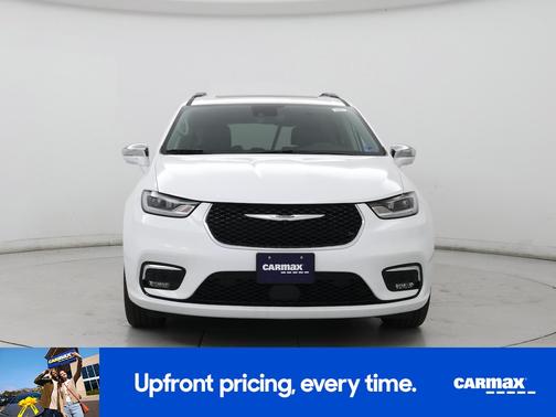 White 2022 Chrysler Pacifica Limited