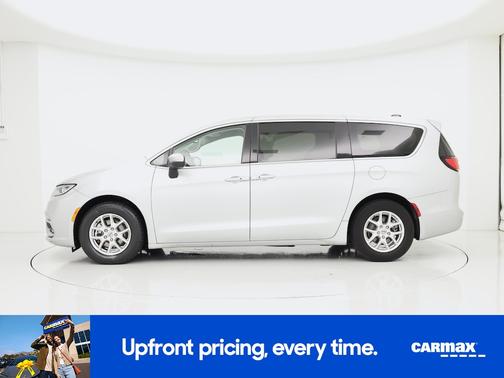 Silver 2023 Chrysler Pacifica Touring L