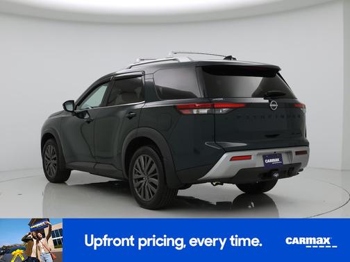 2023 Nissan Pathfinder SL