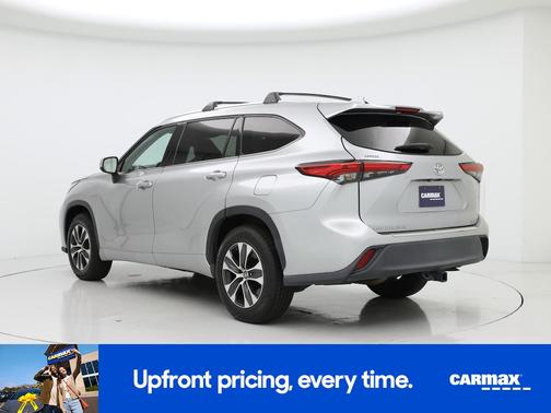 Gray 2021 Toyota Highlander XLE