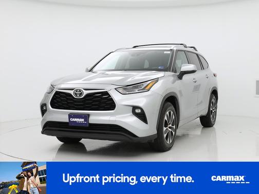 Gray 2021 Toyota Highlander XLE