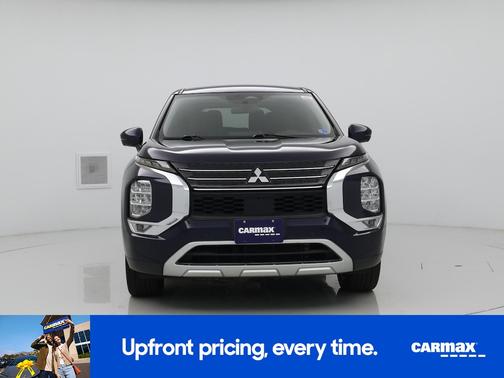 Blue 2023 Mitsubishi Outlander SE