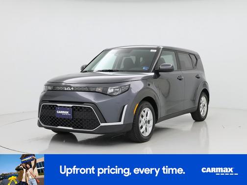 Gray 2024 Kia Soul LX
