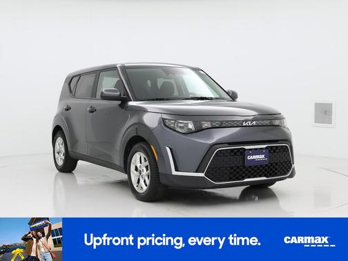Gray 2024 Kia Soul LX
