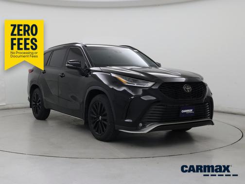 Black 2023 Toyota Highlander XSE