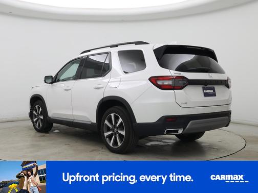 White 2025 Honda Pilot Elite
