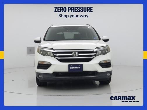 White 2017 Honda Pilot Elite