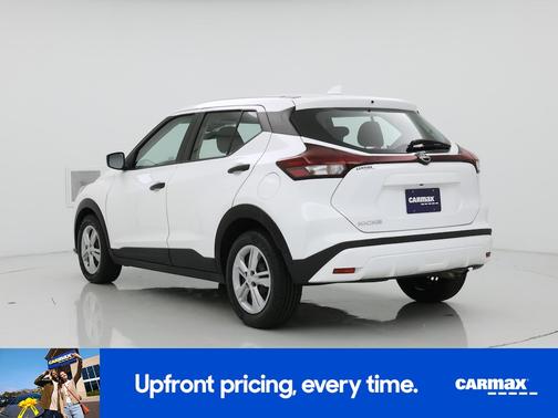White 2022 Nissan Kicks S