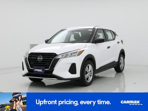 White 2022 Nissan Kicks S