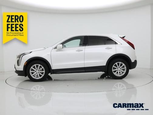 White 2022 Cadillac XT4 Luxury