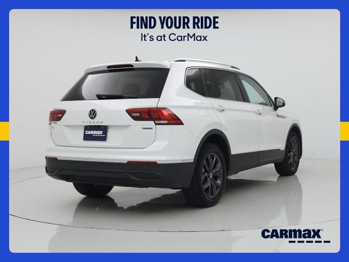 White 2023 Volkswagen Tiguan SE