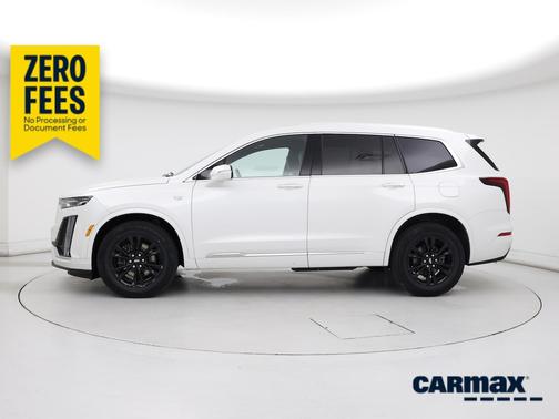 White 2023 Cadillac XT6 Luxury