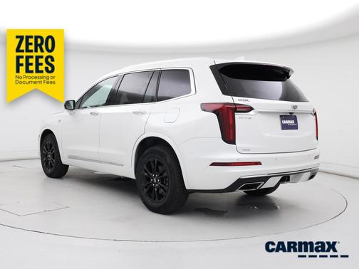 White 2023 Cadillac XT6 Luxury