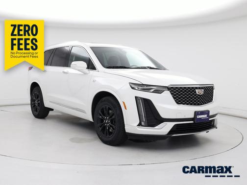 White 2023 Cadillac XT6 Luxury