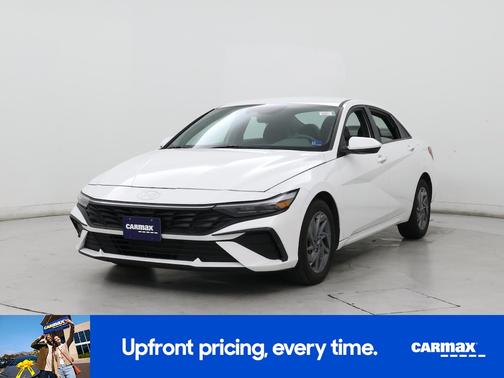 White 2024 Hyundai ELANTRA SEL