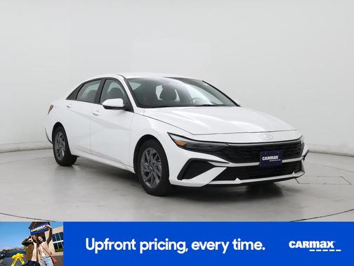 White 2024 Hyundai ELANTRA SEL