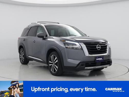 Gray 2023 Nissan Pathfinder Platinum