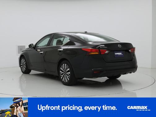 Black 2025 Nissan Altima SV