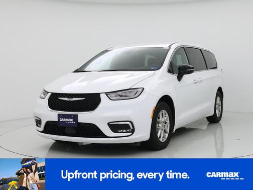 White 2025 Chrysler Pacifica Select