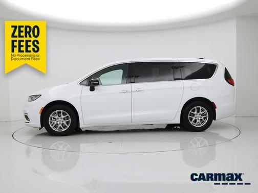 White 2025 Chrysler Pacifica Select