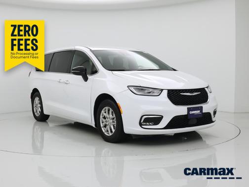 White 2025 Chrysler Pacifica Select