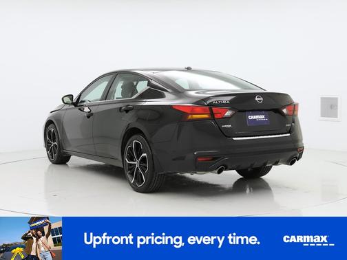 Black 2023 Nissan Altima SR