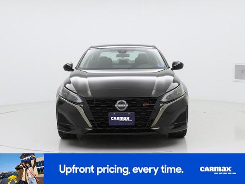 Black 2023 Nissan Altima SR