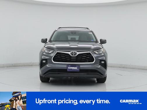 Gray 2022 Toyota Highlander XLE