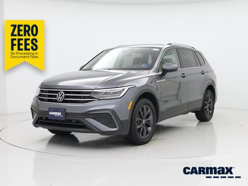 Gray 2022 Volkswagen Tiguan SE