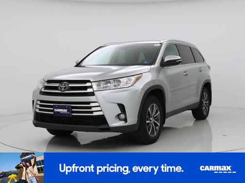 Silver 2019 Toyota Highlander SE