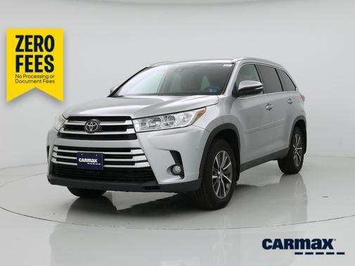 Silver 2019 Toyota Highlander SE