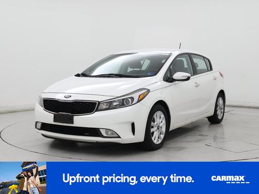 White 2017 Kia Forte5 LX
