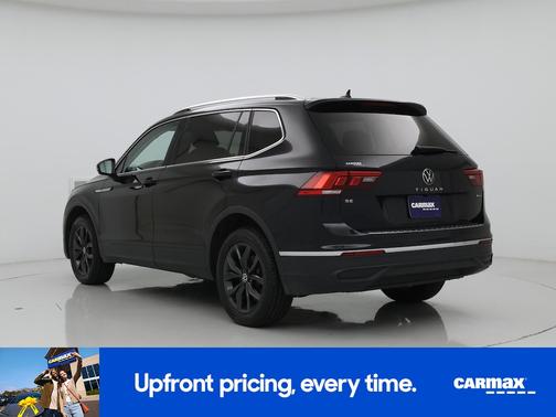 Black 2023 Volkswagen Tiguan SE