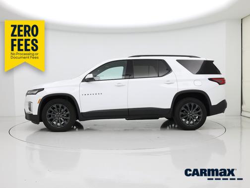 White 2023 Chevrolet Traverse RS