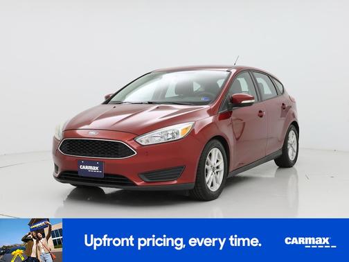 Red 2015 Ford Focus SE