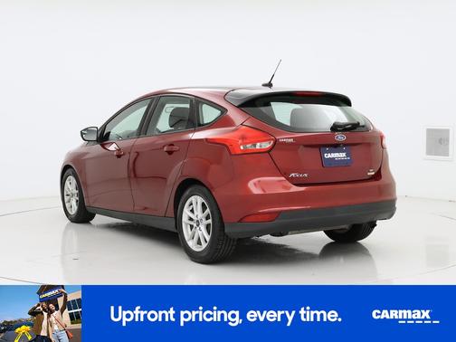 Red 2015 Ford Focus SE