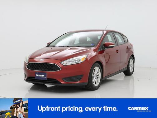 Red 2015 Ford Focus SE