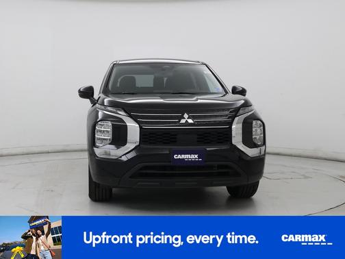 Black 2022 Mitsubishi Outlander ES