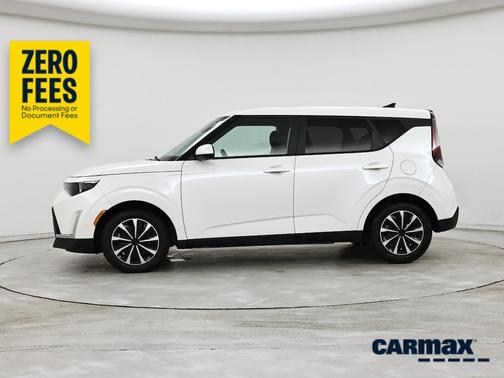 White 2023 Kia Soul LX
