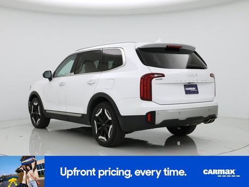 White 2023 Kia Telluride S