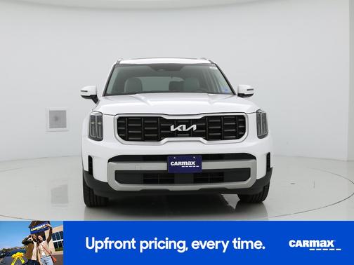 White 2023 Kia Telluride S
