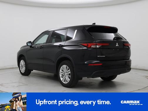 Black 2022 Mitsubishi Outlander ES