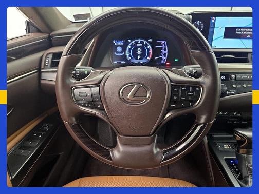 White 2019 Lexus ES 350