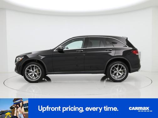 Black 2022 Mercedes-Benz GLC 300