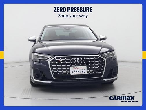 Black 2022 Audi S8