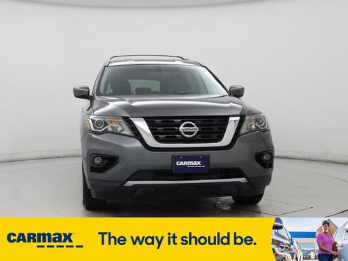 2017 Nissan Pathfinder SV